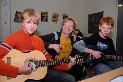 Musikschule Zepperitz - Bernd Göke mit Schülern
